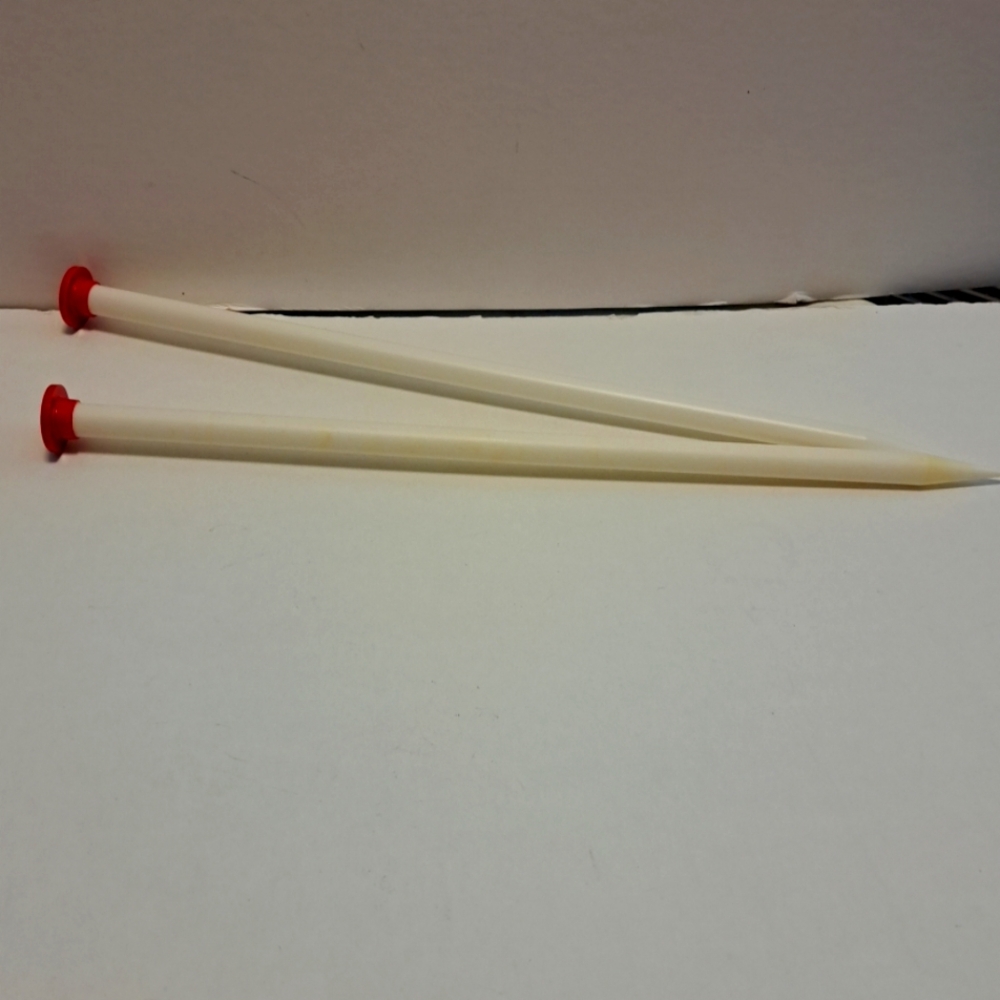 Susan Bates knitting needles size 17 (12mm) 14.25" long